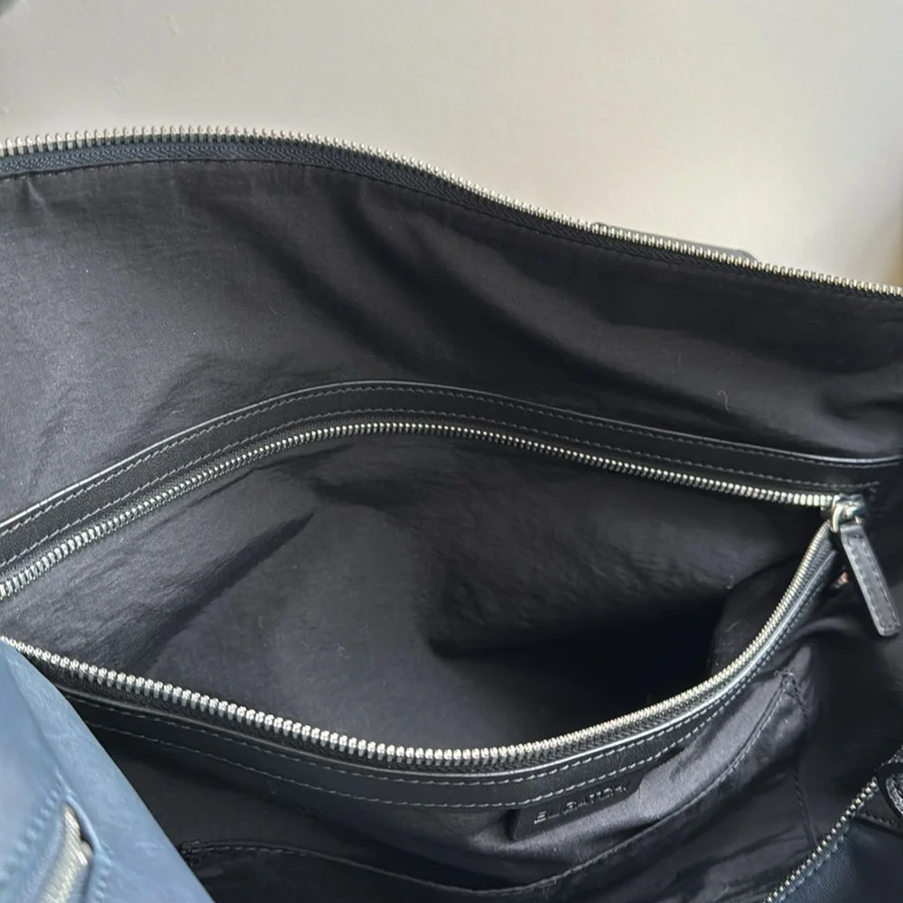 Bugatchi Leather Weekender Duffel Bag in Navy and Black Leather